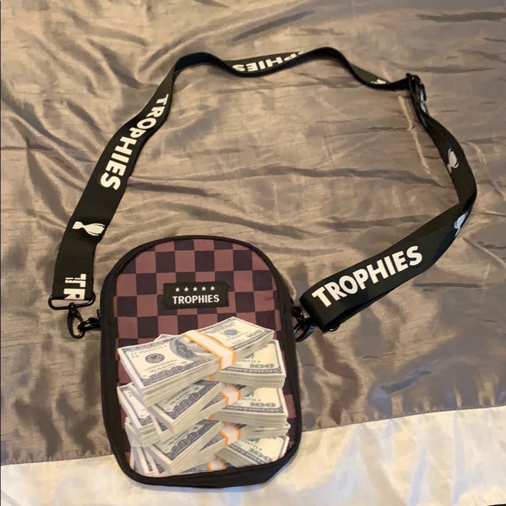 Trophy Satchel